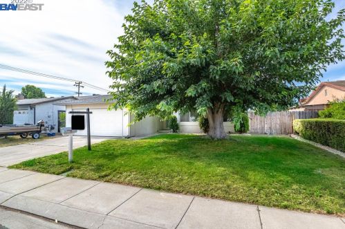 518 Gold St, Manteca, CA 95336-3437