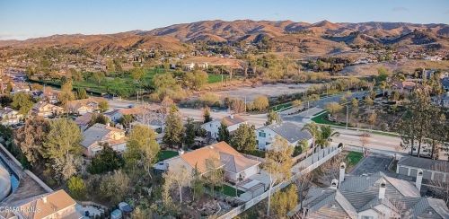 1267 Fitzgerald Rd, Simi Valley CA 93065-4480 exterior