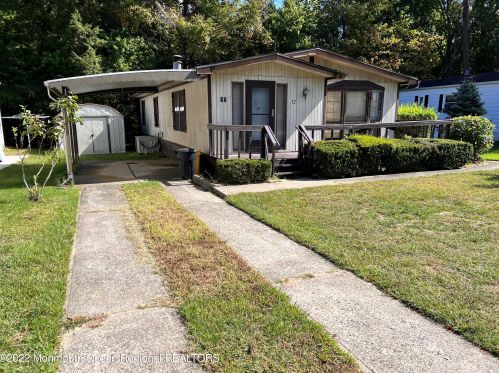 12 Sunflower Dr, Jackson Twp, NJ 08527-3819