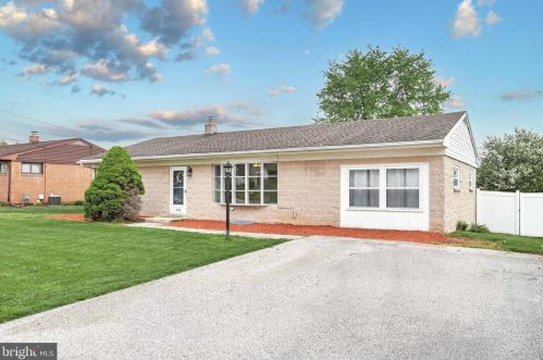 2526 Emig Mill Rd, York, PA 17315-4628