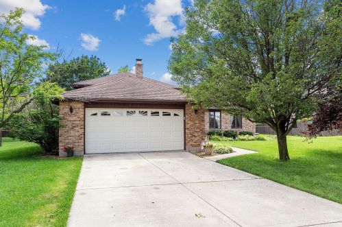 9251 Bedford Ln, Orland Park, IL 60462-6745