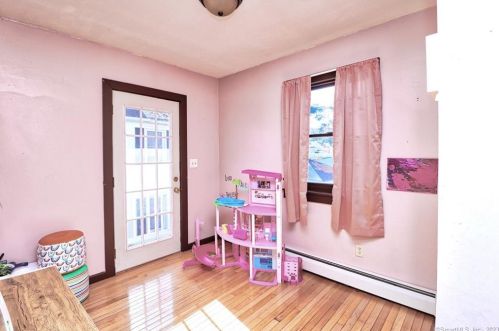 68 Washington Ave, Torrington CT  06790-5166 exterior