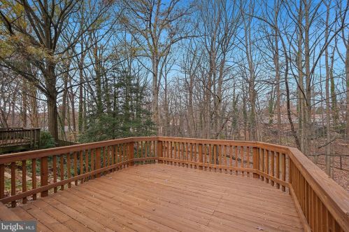 9048 Saffron Ln, Silver Spring MD 20901-4272 exterior