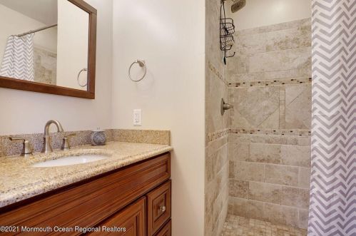 46 Walnut Ave, Tinton Falls NJ 07701-6146 exterior