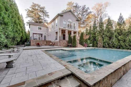 3337 Habersham Rd, Atlanta, GA 30305-1160