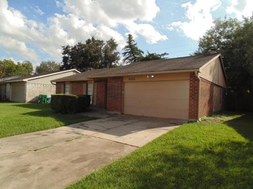 6830 Kearney Dr, Richmond, TX 77469-5818