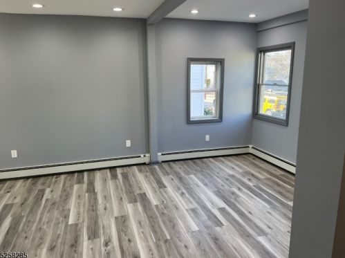 60 Franklin Pl, Paterson NJ 07512-2689 exterior