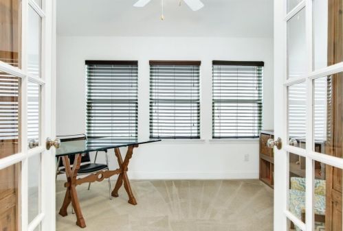 2240 Longwood Dr, Carrollton TX 75010-4911 exterior