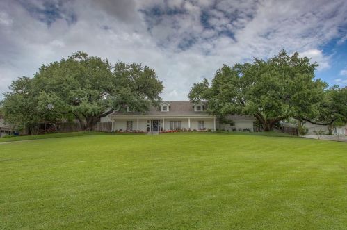 1708 Dakar Rd, Fort Worth, TX 76116-1842