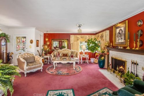 3520 Watkins Dr, Riverside CA  92507-4609 exterior