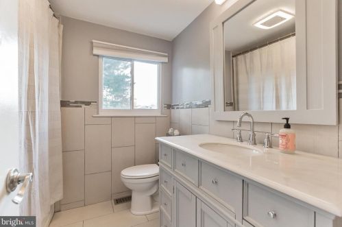 241 Nassau Dr, Tavistock NJ 08033-3976 exterior