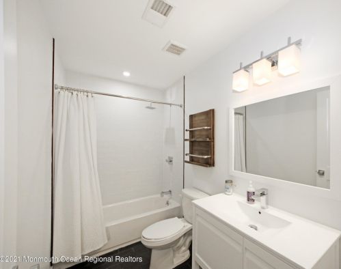 39 Harrison Ave, Tinton Falls NJ  07701 exterior