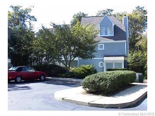 824 Old Pond Ln, Norwich, CT 06360-7046