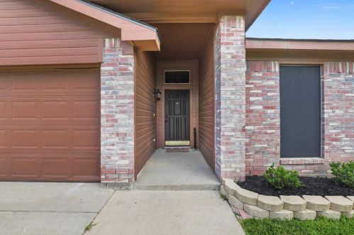 10824 Deauville Cir, Fort Worth, TX 76108-4564