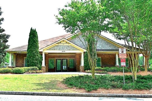 424 Fernbay Dr, Atlanta GA  30331-8956 exterior