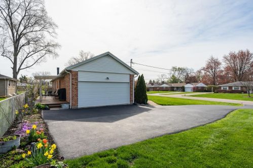 9146 Fidelis Dr, Cincinnati OH 45242-7431 exterior