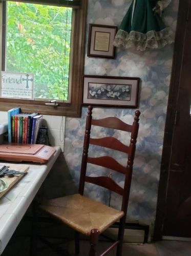 2 Fairway Dr, Hudson NH 03051-5206 exterior