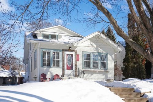 2319 Benjamin St, Minneapolis, MN 55418-4001