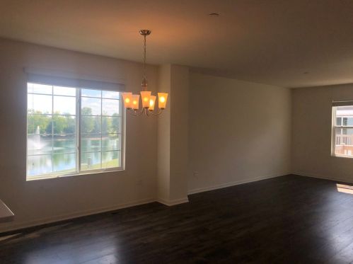 904 Bradford Dr, Naperville IL  60563-4039 exterior