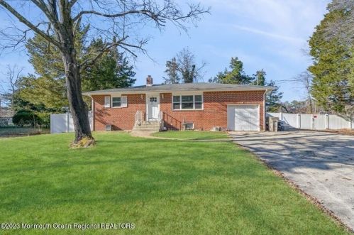 11 Scott Dr, Berkeley Township, NJ 08721-1224