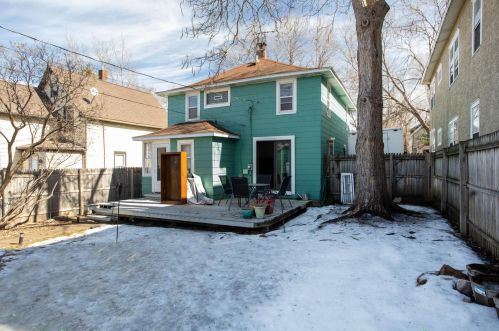 437 Fry St, Saint Paul, MN 55104-3706