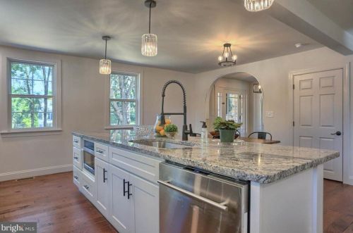 1604 Pine Rd, Carlisle PA  17015-9324 exterior