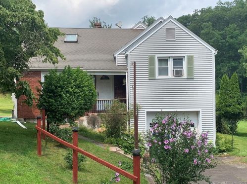 50 Lorraine Ter, Middletown, CT 06457-2335
