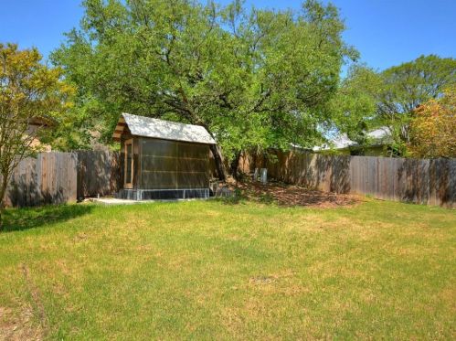 8302 Farmington Ct, Austin TX  78736-1744 exterior