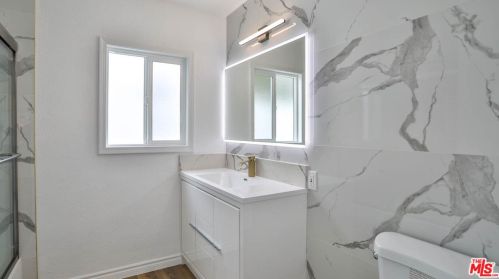 13606 Lemoli Ave, Hawthorne CA  90250-7722 exterior