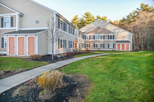 810 Springbrook Cir, Portsmouth, NH 03801-5632