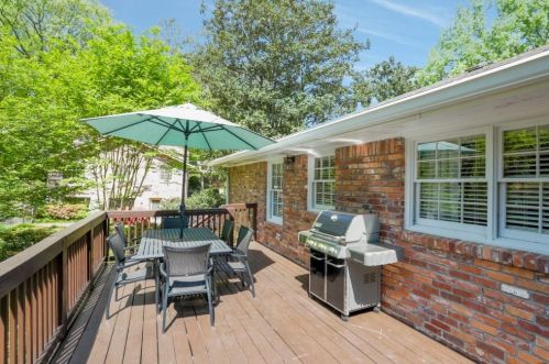 4670 Huntley Dr, Atlanta GA  30342-2728 exterior