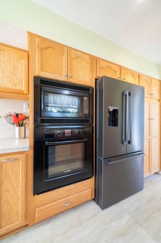 511 Century Dr, Anaheim CA  92805-2235 exterior