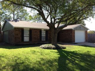 7550 Marlinda Cir, Fort Worth TX  76140-2430 exterior