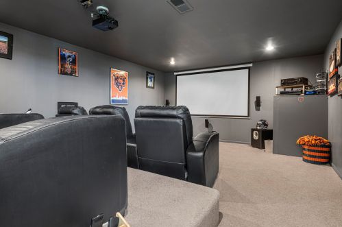 816 Mark Ln, Pingree Grove IL  60140-8278 exterior