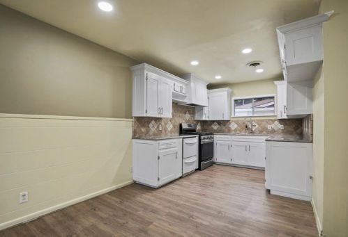 8048 Woodvale Rd, Fort Worth TX  76135-4431 exterior