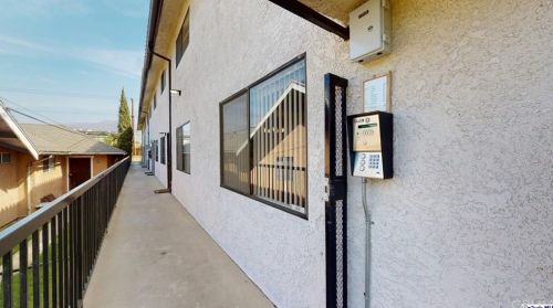 625 California Ave, Glendale CA  91203-1573 exterior