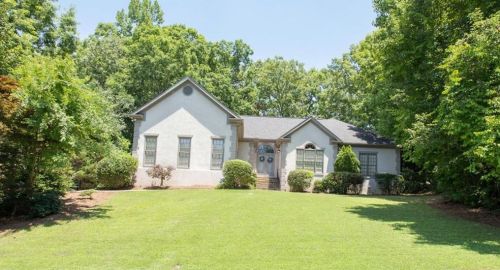 920 Forest Overlook Trl, Atlanta GA  30331-8307 exterior