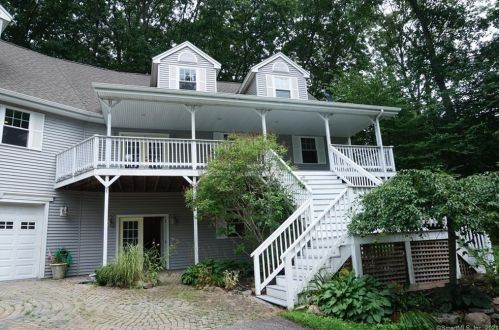 11 Hathaway Rd, East Lyme, CT 06333-1105