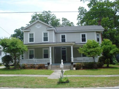 209 Market St, Trenton, NC 28585-5003