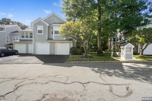 1473 Cornwall Rd, Mahwah, NJ 07430-3262