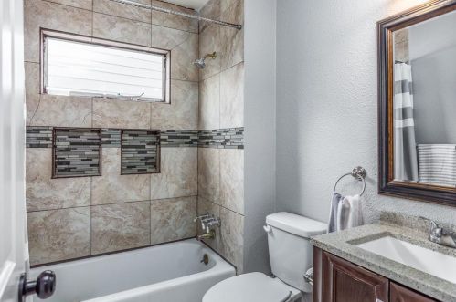 2810 Altman Dr, Irving TX  75062-4229 exterior