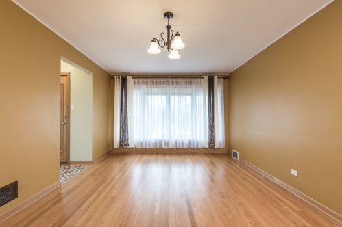 5442 Oak Park Ave, Chicago, IL 60656-2126