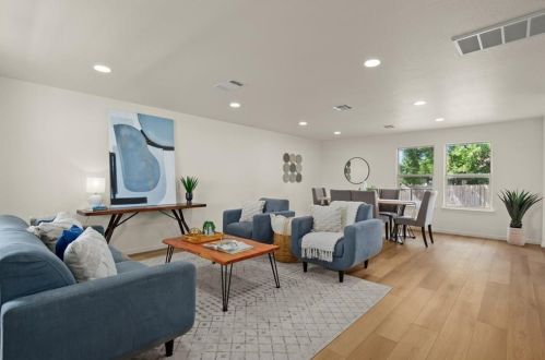 237 Spring Branch Dr, Uhland TX  78640-5386 exterior