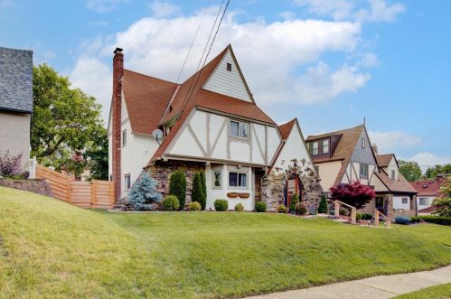 1110 Egan Hills Dr, Cincinnati, OH 45229-1114