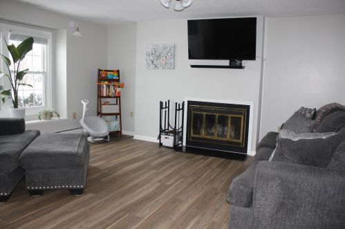 115 Fieldstone Dr, Londonderry NH  03053-2709 exterior