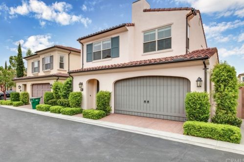 88 Rembrandt, Irvine CA  92620-7314 exterior
