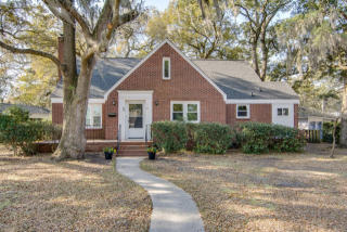 35 Moore Dr, Charleston, SC 29407-7283