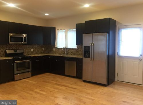 648 8th St, Philadelphia PA  19123-3402 exterior