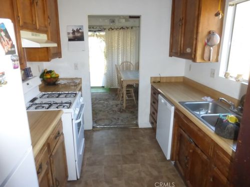 523 Palm Ct, Lake Nacimiento, CA 93446-1801