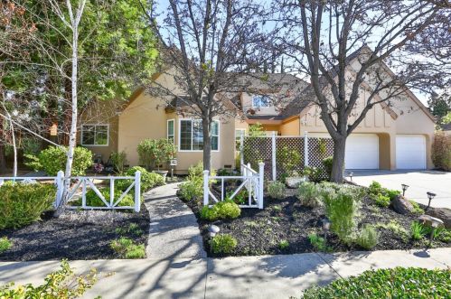 16190 Harwood Rd, Los Gatos, CA 95032-5123